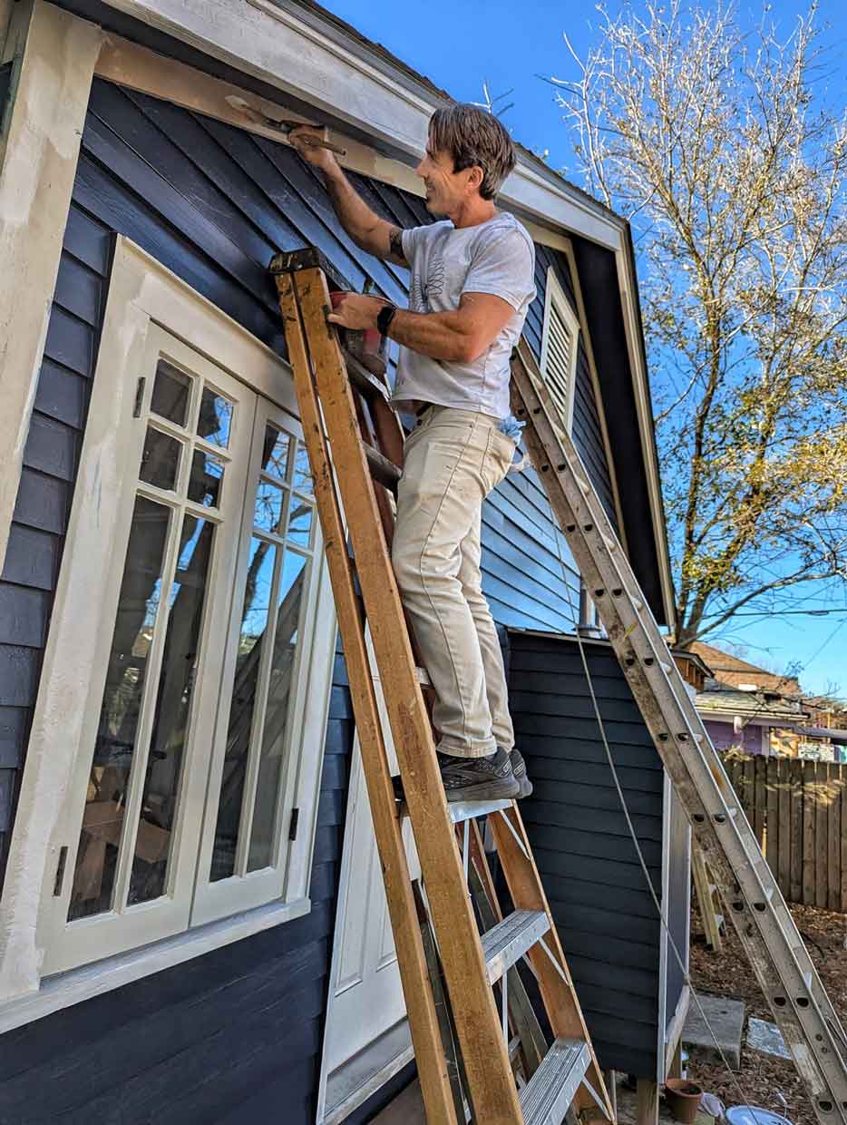 Zach Heilman painting on site in Nashville